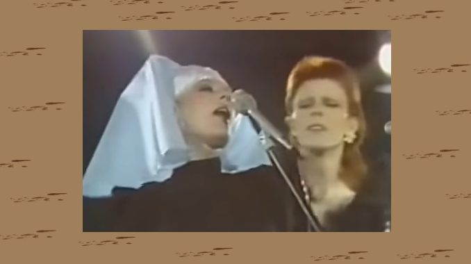 Ups 15: Marianne Faithful & David Bowie mit ihrer Version von „I Got You Babe“