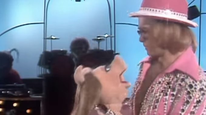 Plus 5: Elton John in der Muppet Show