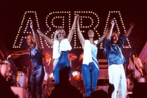 ABBA: 3,5 Millionen Vorbestellungen für 11.000 Plätze, 03.12.1976