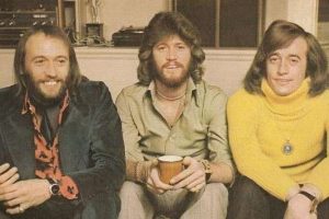 Bee Gees feiern Comeback mit “Jive Talkin'”, 09.08.1975