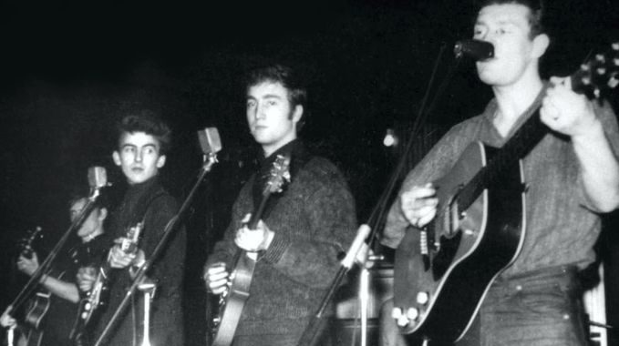 Die Beatles unterschreiben ihren ersten Schallplattenvertrag in Hamburg, 19.06.1961